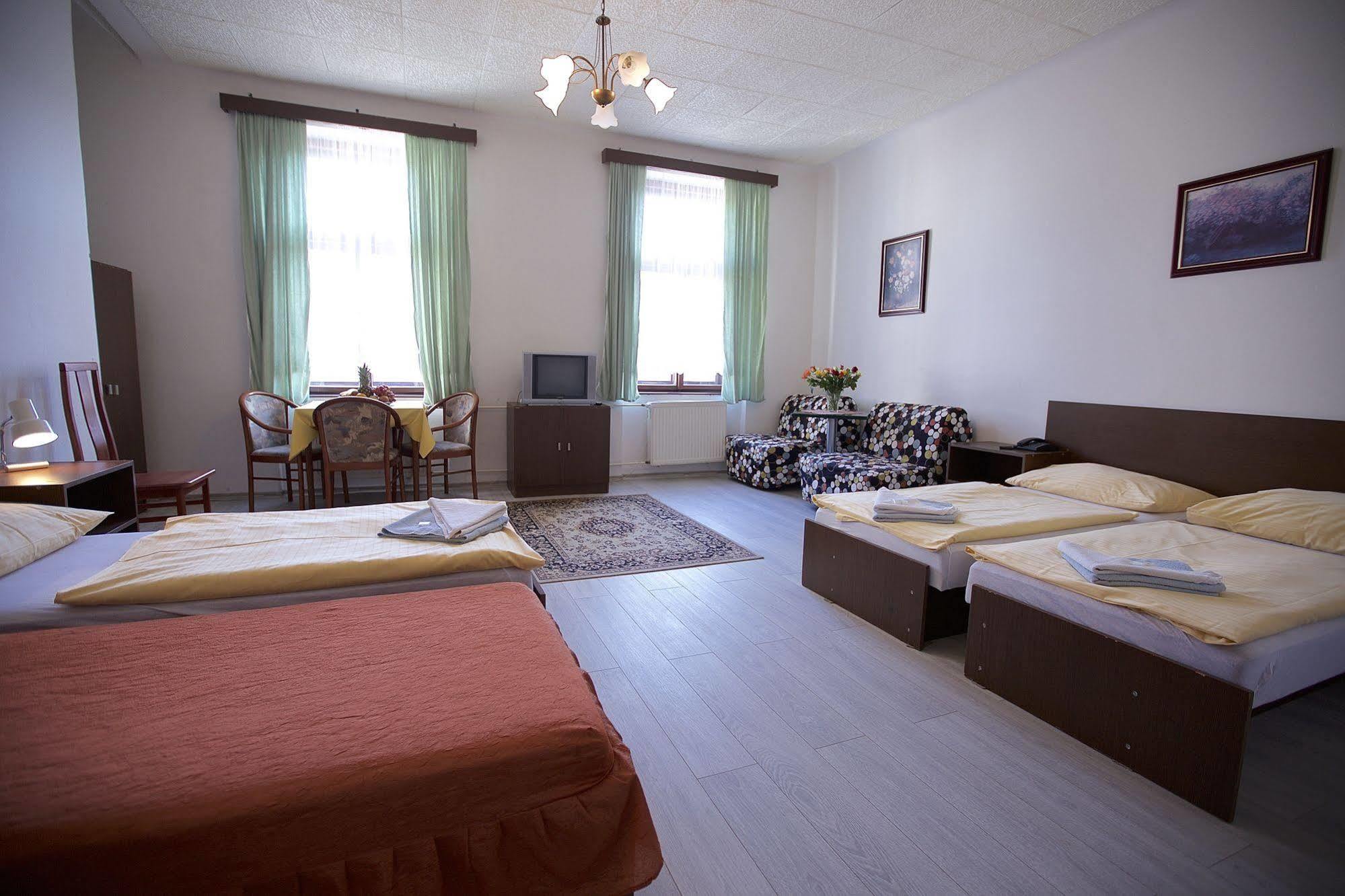 Hotel Olga Prague Ngoại thất bức ảnh